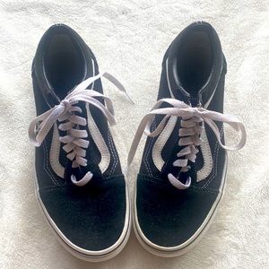 Vans tennis shoes